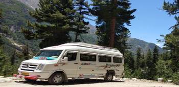 14 seater tempo traveller