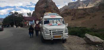 16 seater tempo traveller