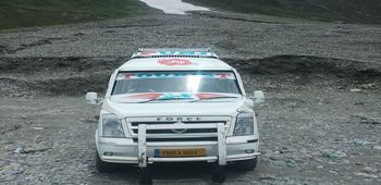 9 seater tempo traveller
